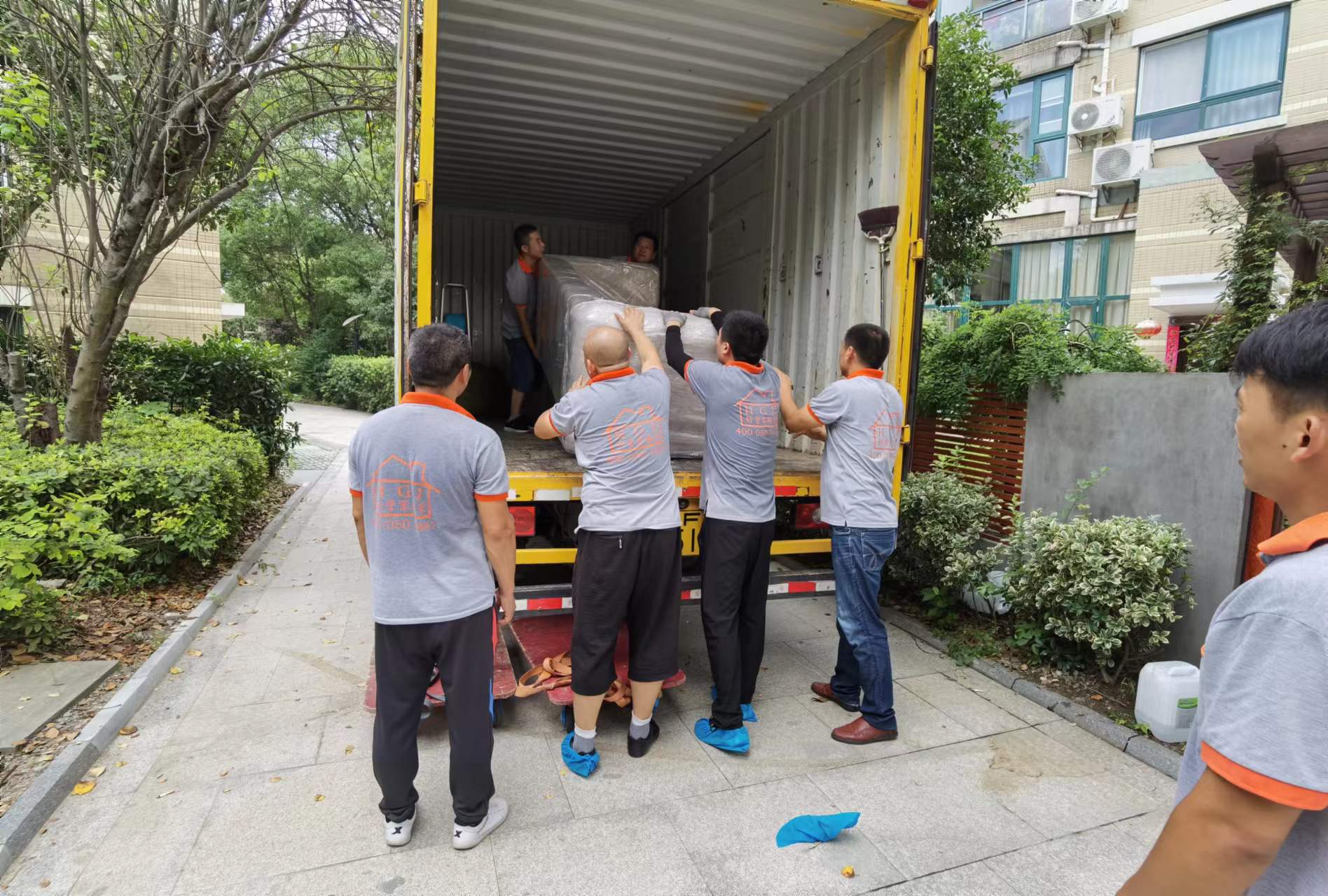 國內有了精品搬家公司,誰(shuí)還會(huì )羨慕國外的搬家公司呢?